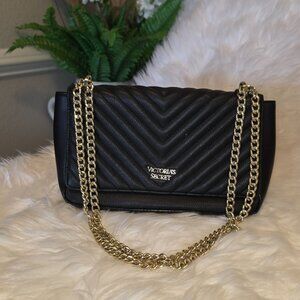 Victoria's Secret NEW Pebbled V-Quilt Street shoulder Bag Chain quite luxury